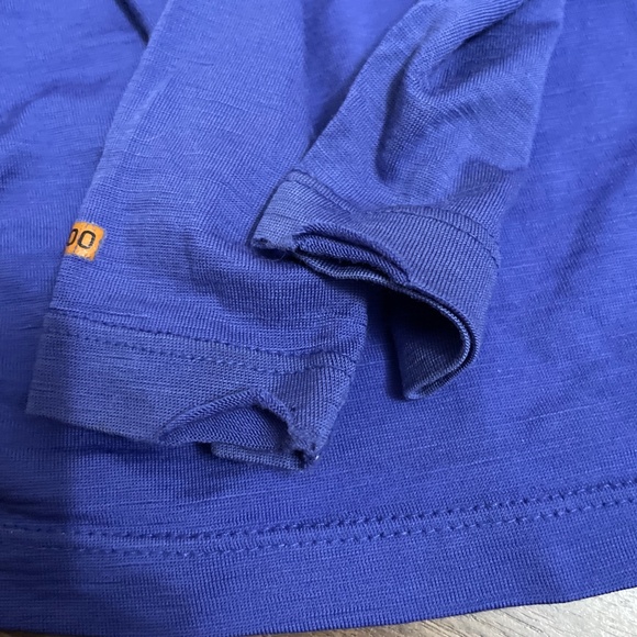 2/$30 Icebreaker 200 100% merino wool top - Picture 6 of 8